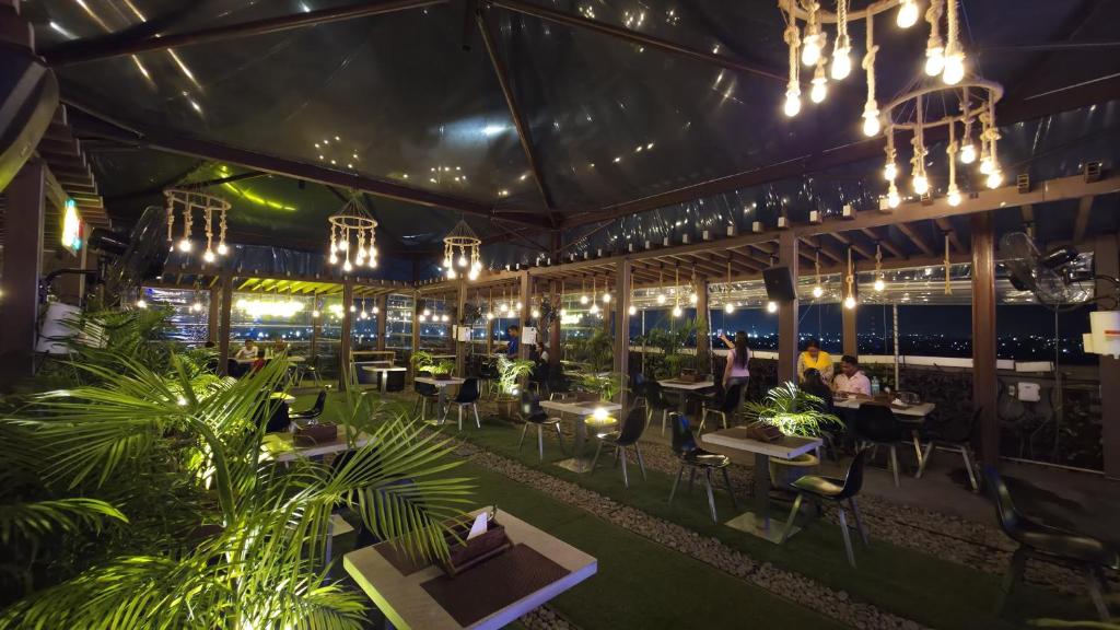 Skybar 7